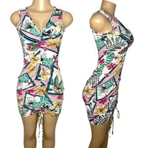 NWT Floral Women Dress True Size M/L and XL Stretchy Ruched Summer comfy Dress